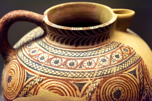 What is the difference between traditional and advanced ceramics