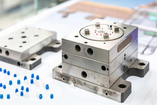 plastic molding manufacturing