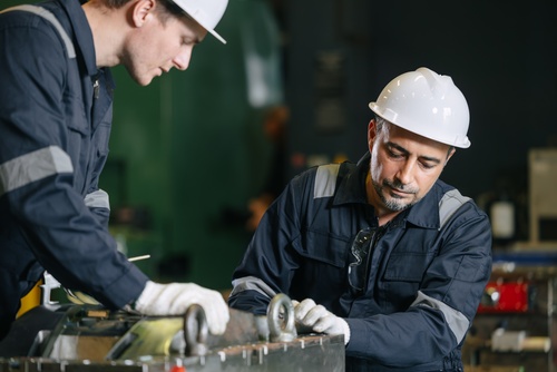 What happens at each stage of custom molding process