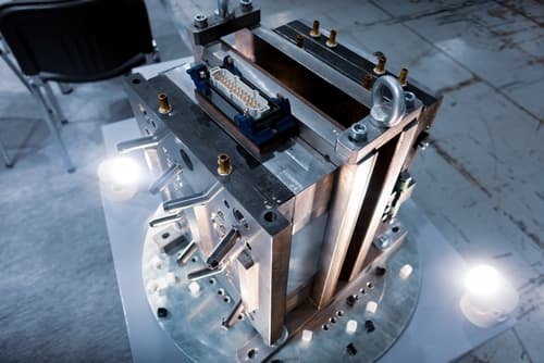 custom plastic injection molders